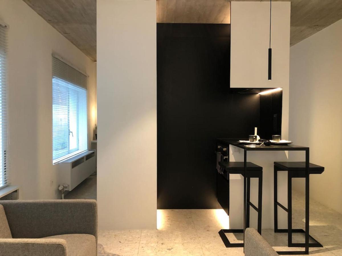 Studio Medieval City Center At River De Leie Gante Exterior foto